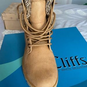 Cliffs combat boots